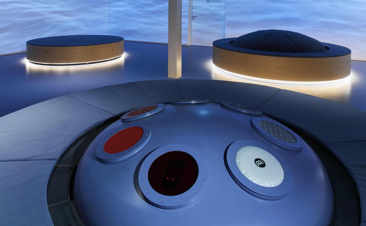 Blaue Sitzecke mit runden Modulen