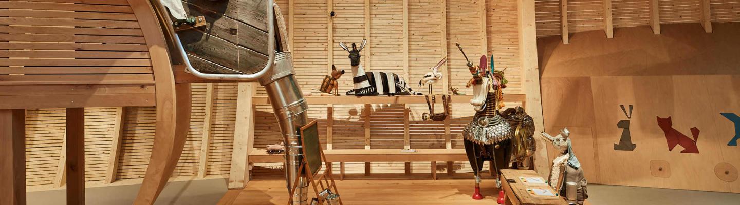 Tierskulpturen Elefant, Zebra, Flamingo, Zicklein, Faultier und Wolf 